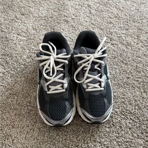 Nike blue and silver Sneakers